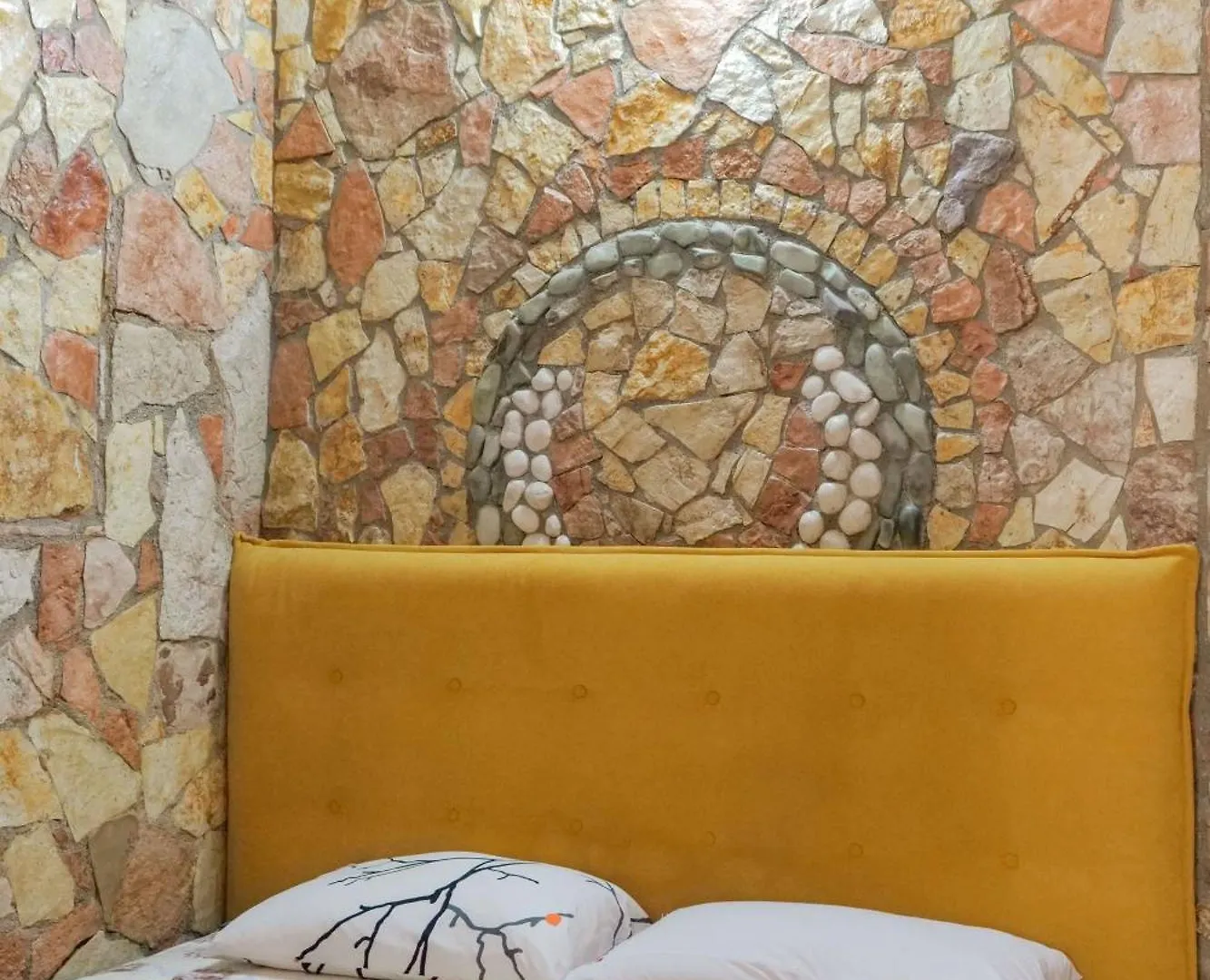 Garden Villa Lake Side&Glamping Ksamil Apartahotel