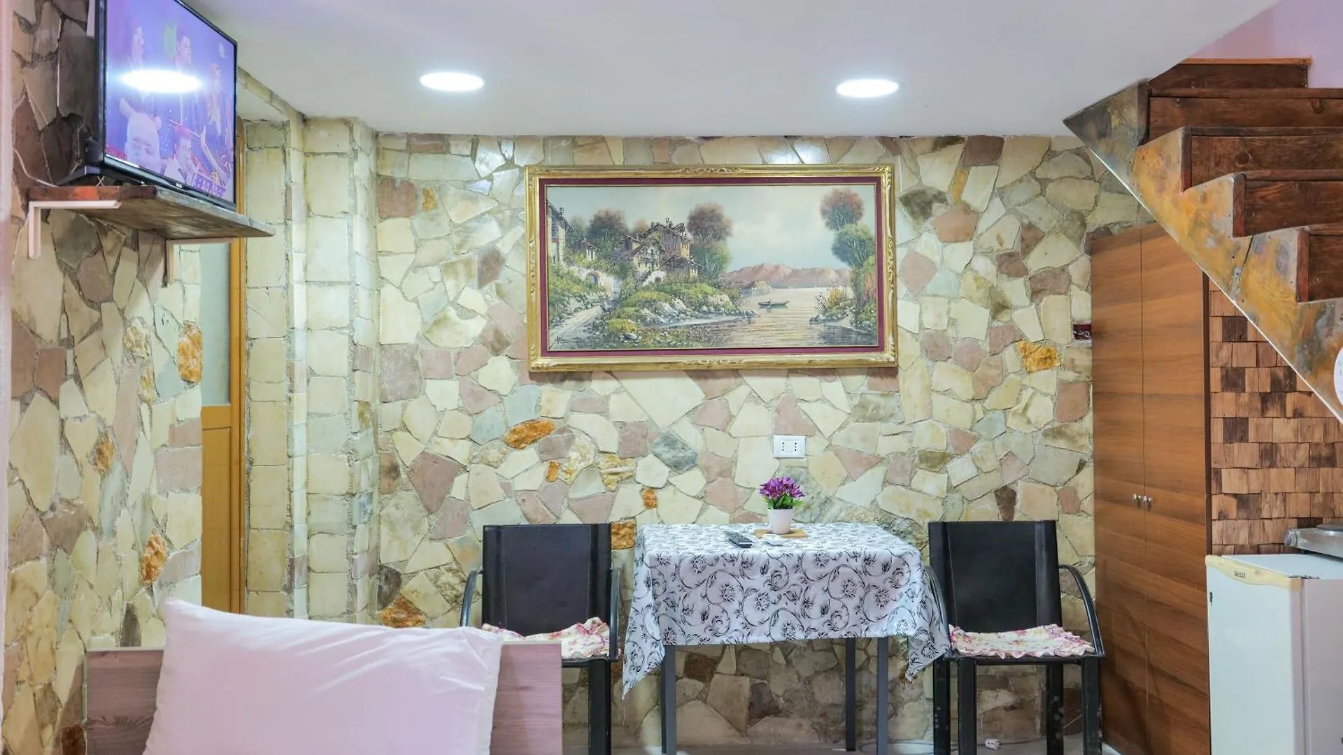 Garden Villa Lake Side&Glamping Ksamil 0*,