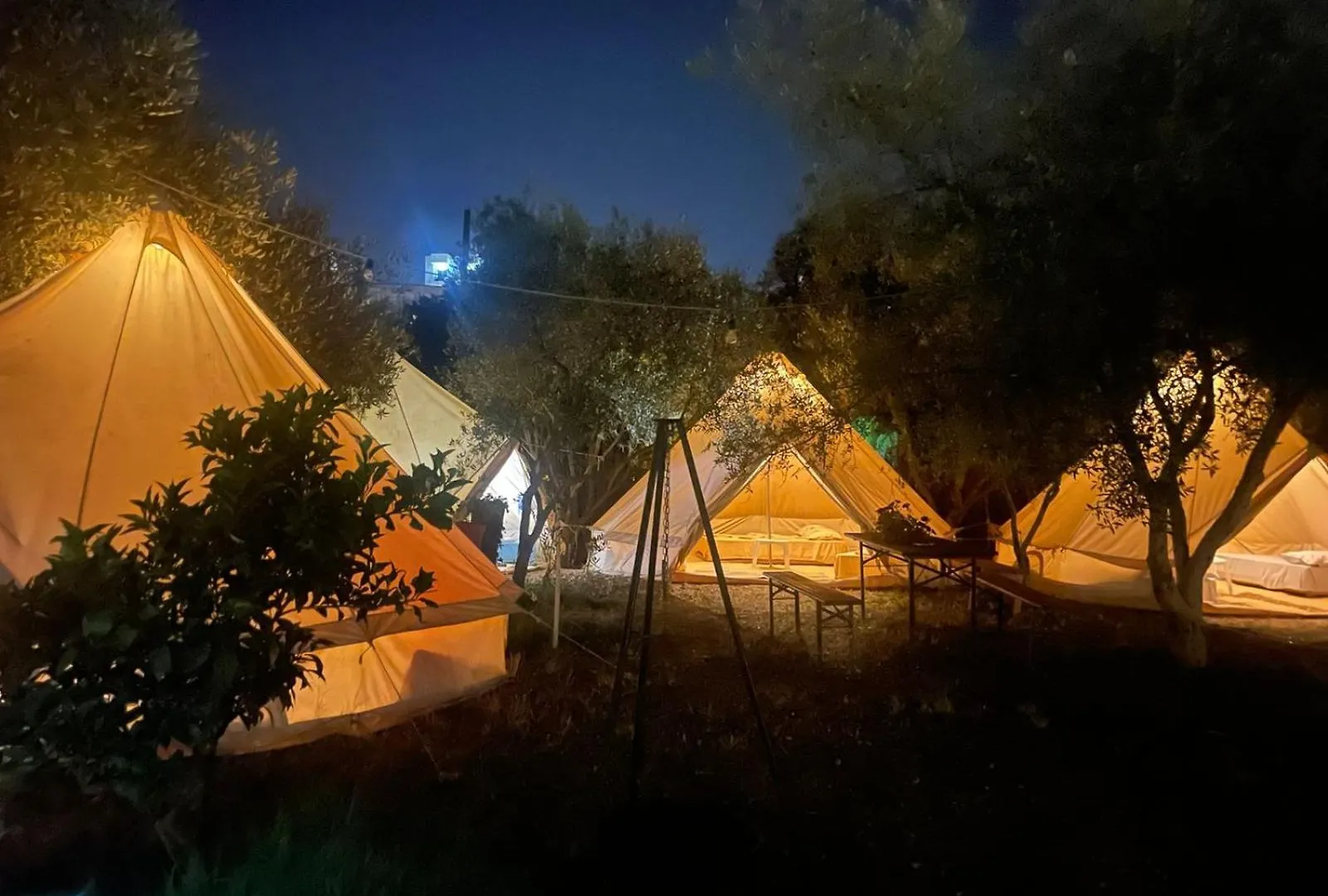 Garden Villa Lake Side&Glamping Ksamil Apartahotel