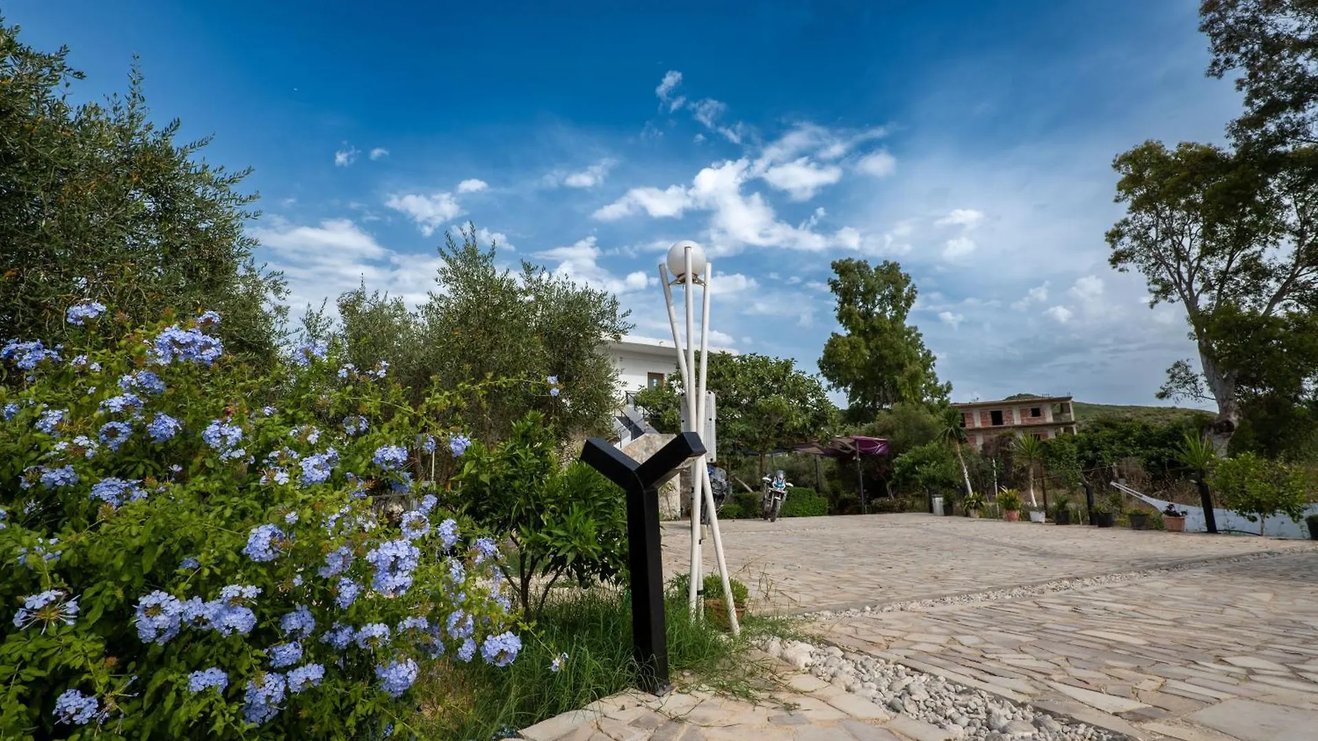 Garden Villa Lake Side&Glamping Ksamil