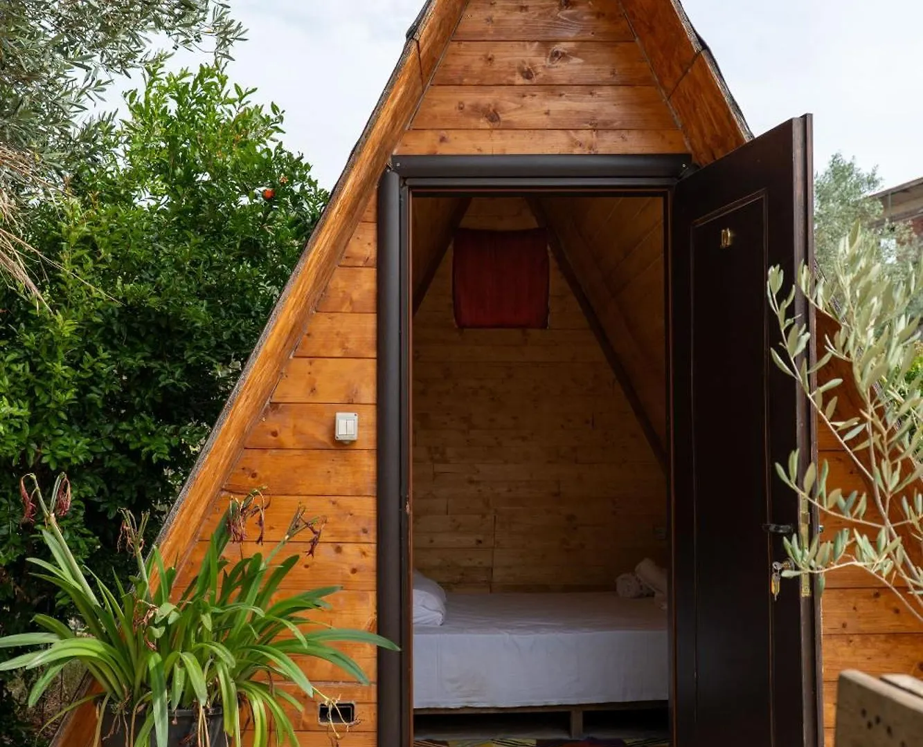 Garden Villa Lake Side&Glamping Ksamil